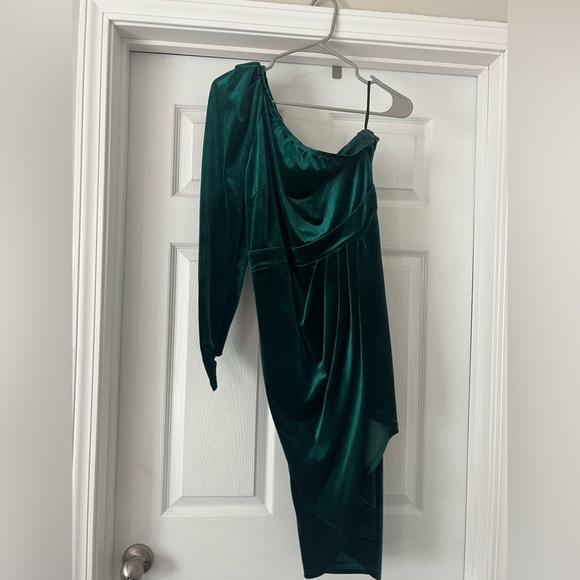Shein Velvet Dress - Picture 2 of 2